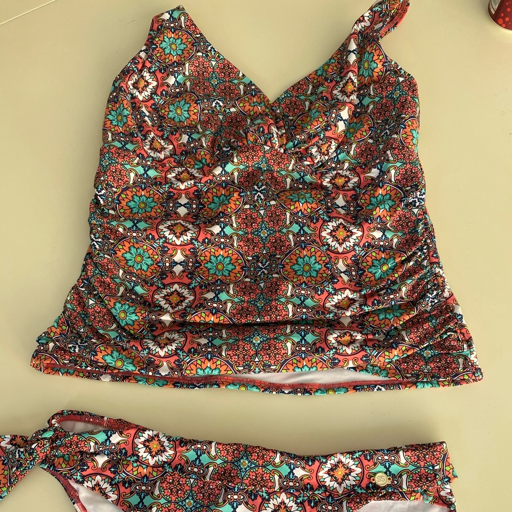 New without tags Sunseeker 2 piece bathing suit size 14